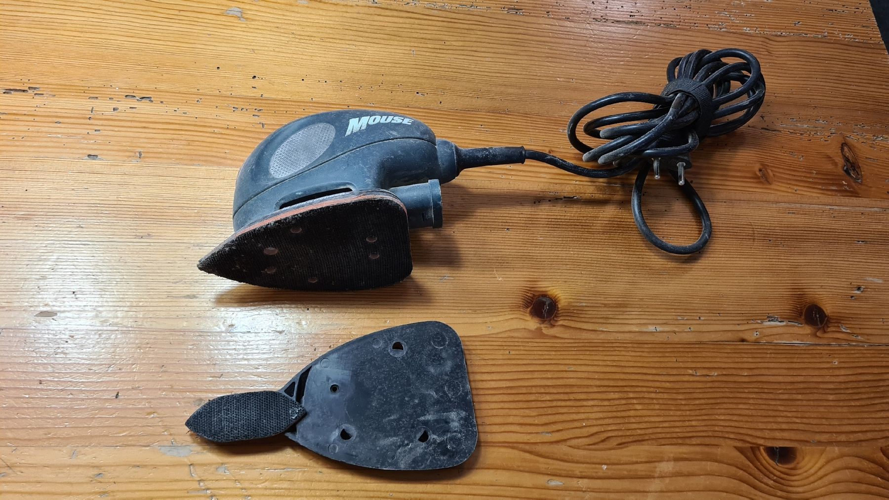 Schleifen & Polieren: Black x Decker Mouse schwingschleifer – Gebraucht aus Blumenstein von SStaempfli