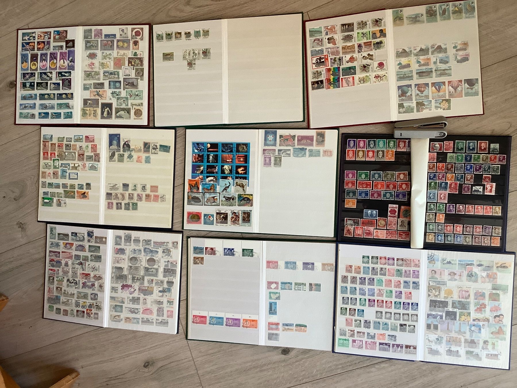 Tous les timbres: Lot Briefmarken 10 Alben weltweit – D'occasion à St. Gallen par herbrig2 4