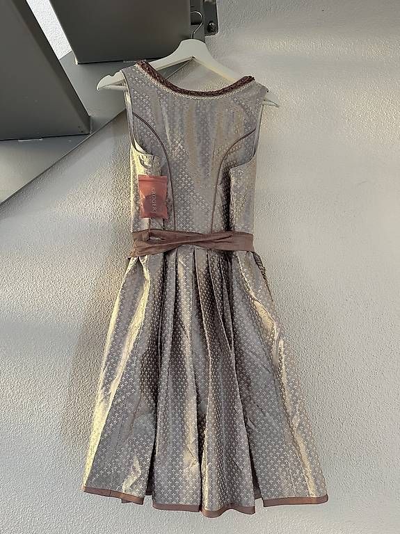 Kleider: Krüger Dirndl NEU – Neu und originalverpackt aus Reichenburg von Alleeallee 1