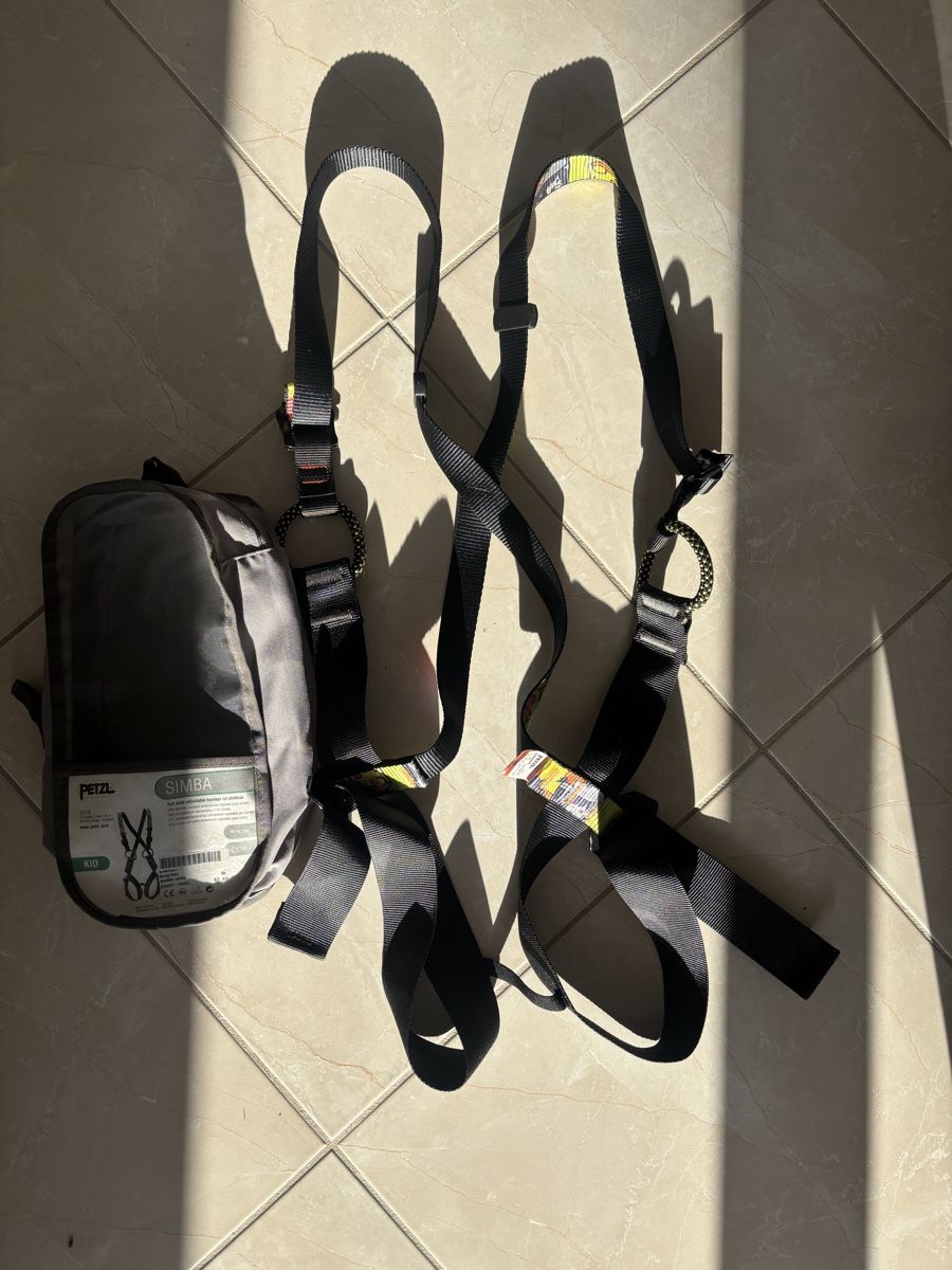 Petzl Attrezzatura da arrampicata: Klettergstältli – Usato da Neftenbach venduto da Ginger8413