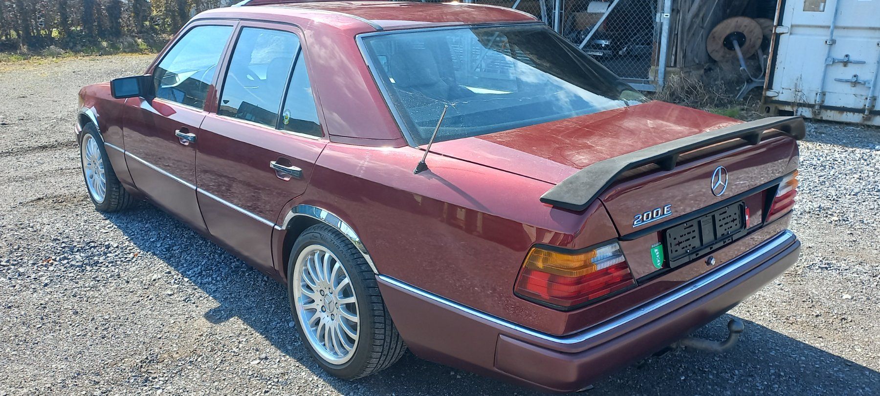 Mercedes-Benz Autos: Mercedes-Benz 200 E Youngtimer Top-Zustand – Gebraucht aus Walzenhausen von hei_kv2g 1