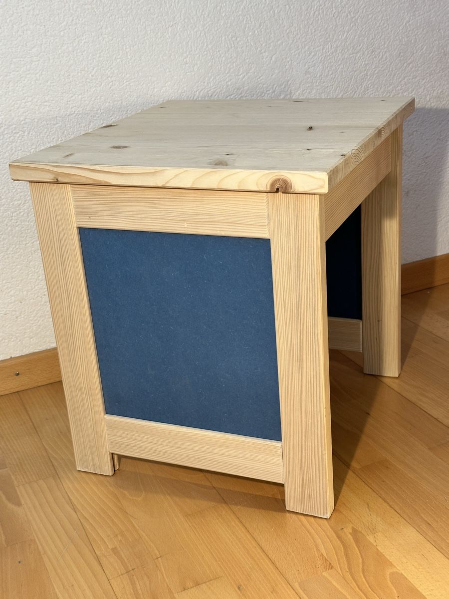 Comodini: Kleiner Nachttisch – Nuovo (secondo la descrizione) da Zürich venduto da Lorenz0425
