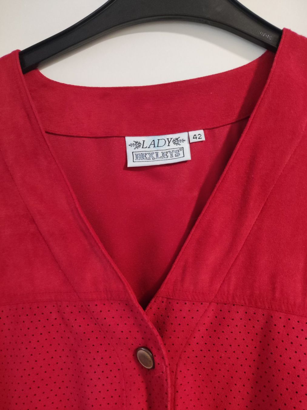 Gilet & Giacche senza maniche: Gilet rot 42 – Usato da Münchenbuchsee venduto da Cori1968 1
