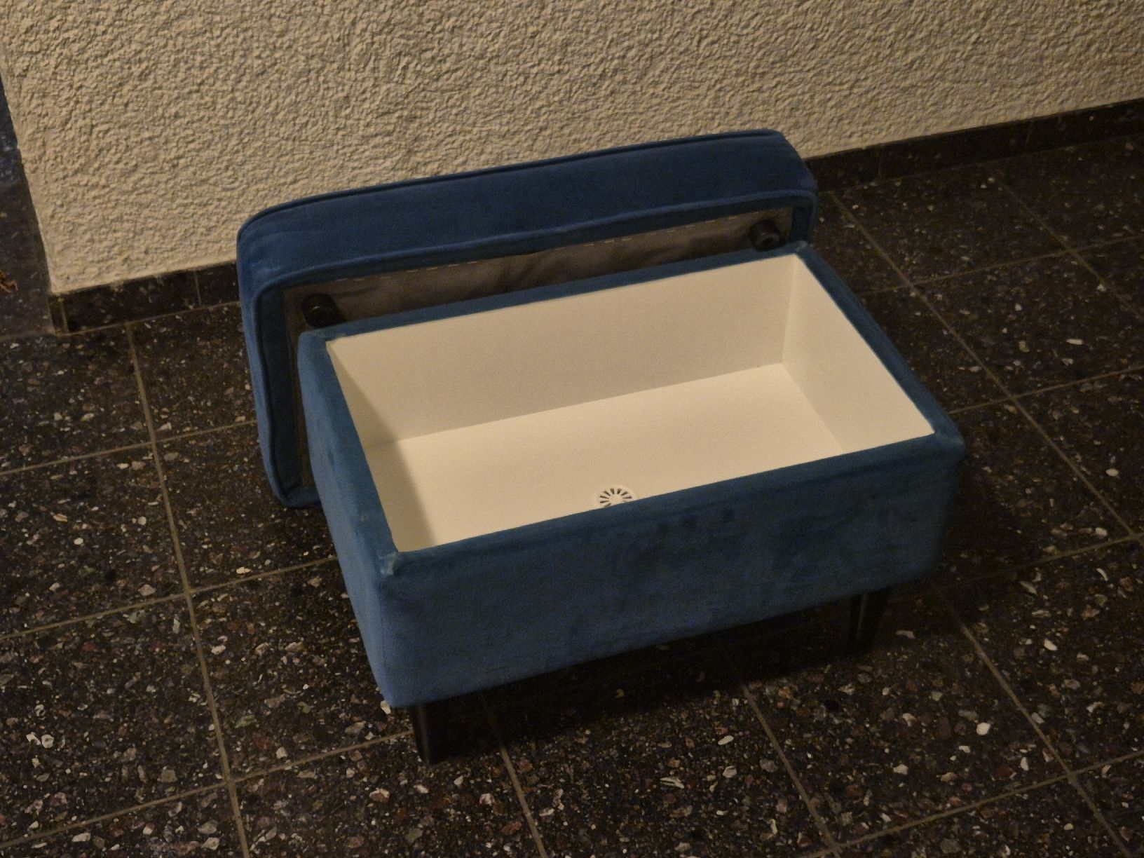 Sgabelli: Hocker mit Stauraum – Usato da Uster venduto da m.goeldi 1