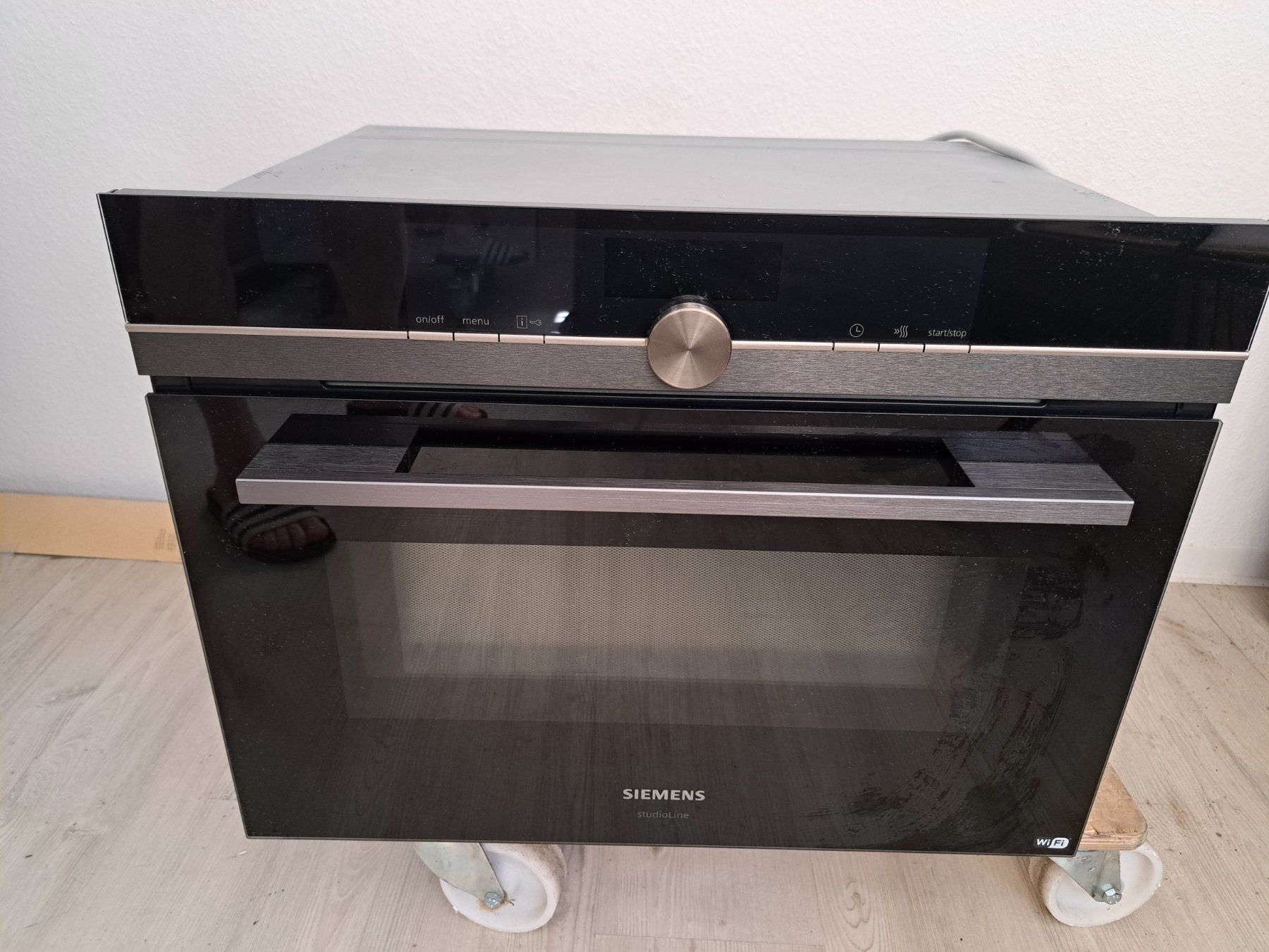 Siemens Forni: Siemens Einbaubackofen CM836GP6/79 – Nuovo (secondo la descrizione) da Tegerfelden venduto da Spick67