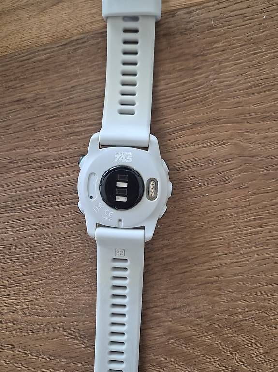 Smartwatch: GARMIN 745 Forrunner, weiss – D'occasion à Buchrain par chrigebrunner 1