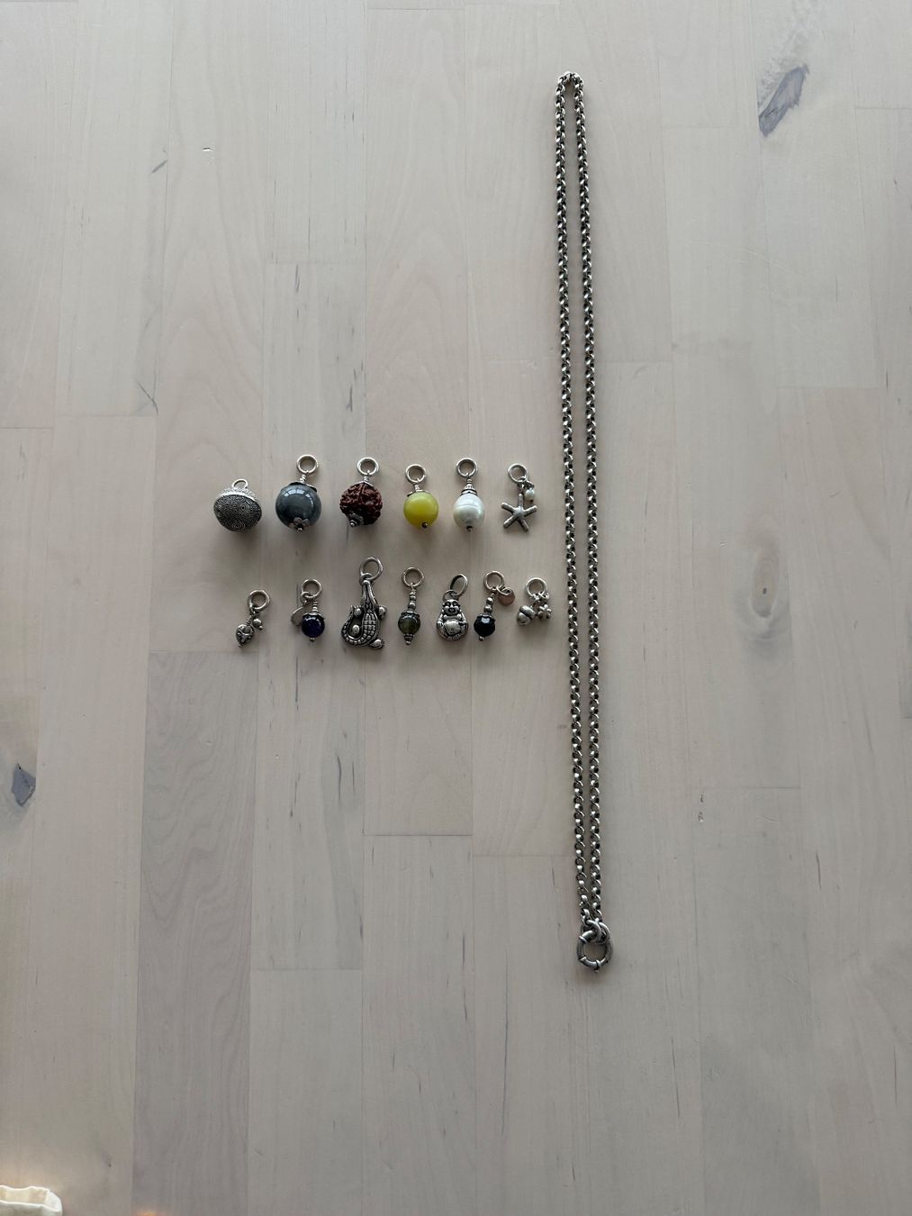 Catenine: Halskette mit diversen Charms – Usato da Glattpark(Opfikon) venduto da infinite_bags101