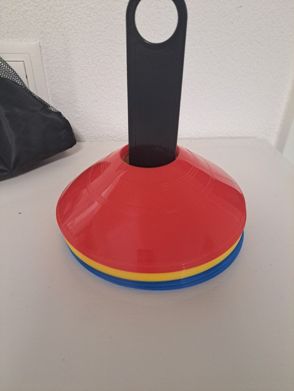 Jeux: Markierungshütchen Set, Pylonen, mit Halterung  – Neuf avec emballage d'origine à Horgen par kako88
