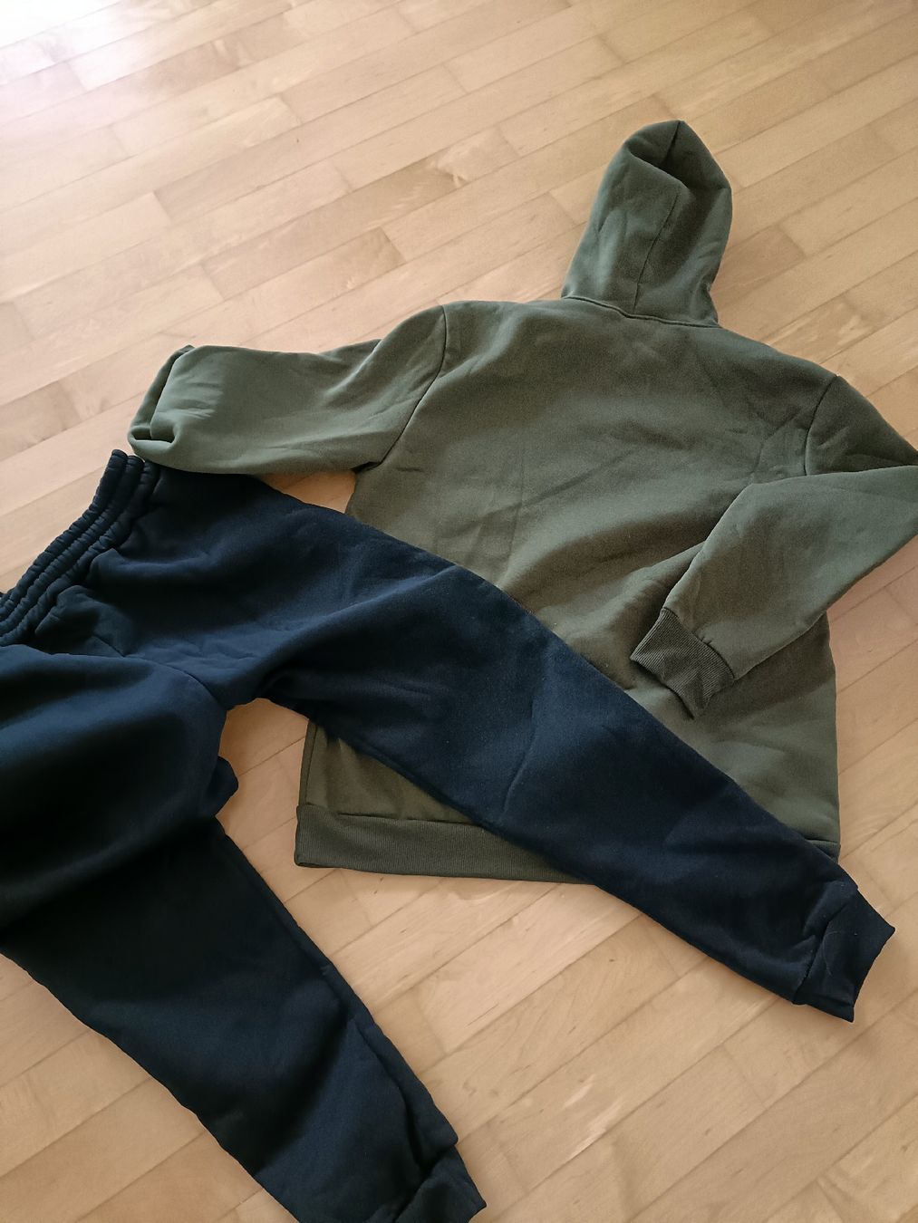 Pullover & Sweatshirts: Scania Trainerhose + Pulli – Neu und originalverpackt aus Gossau SG von scania1509 4