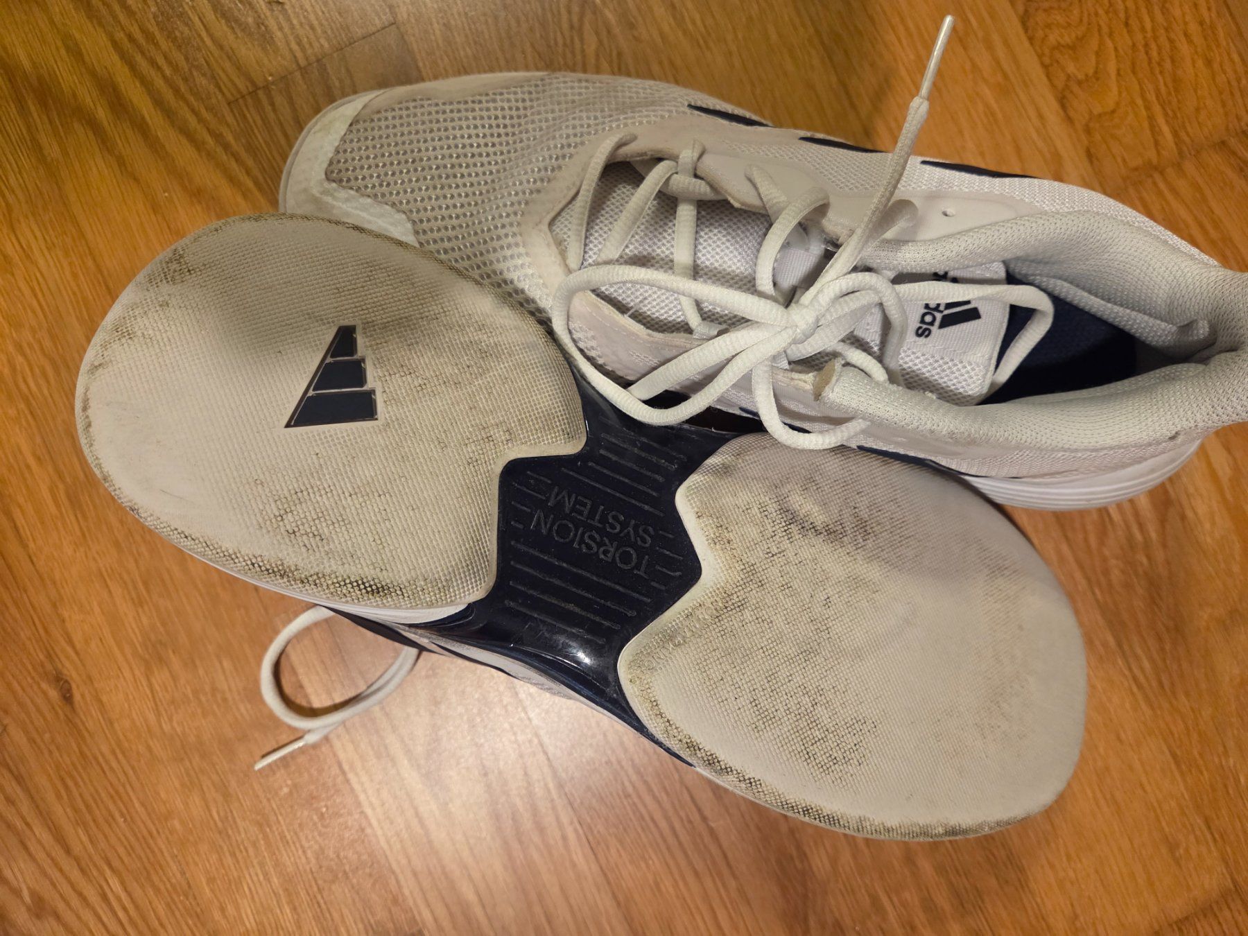 Adidas Herrenschuhe: Adidas Grösse 45,5 – Gebraucht aus Sursee von Ventiduese 1