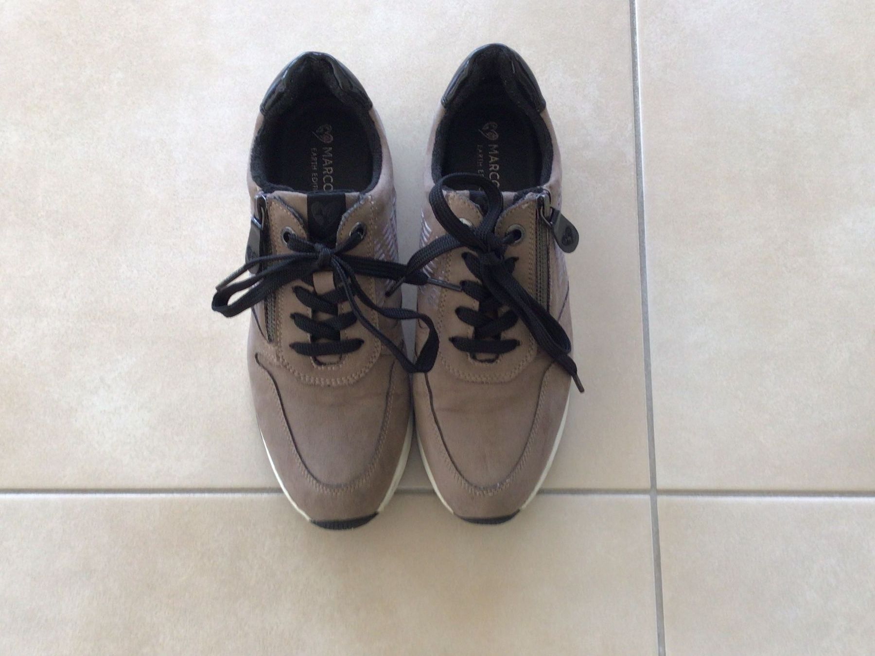 Scarpe da donna: Freizeitschuhe Grösse 39 von Marco Tozzi – Usato da Frauenfeld venduto da Stehojen