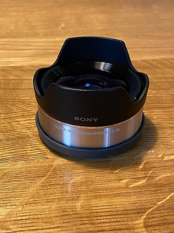 Convertitori: Sony CL-ECU1 Ultra-Weitwinkel Konverter – Usato da Andelfingen venduto da ruc_v76k