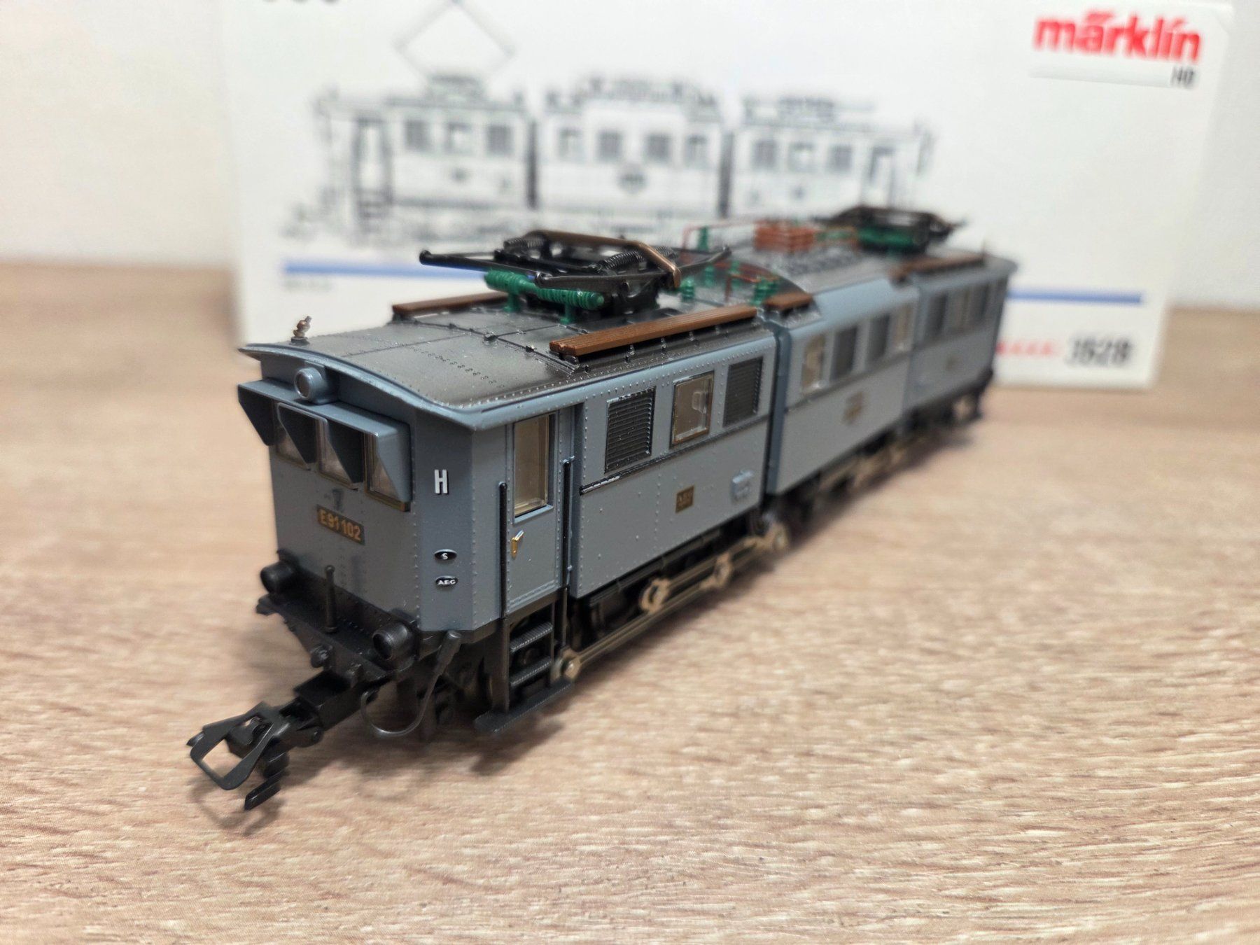 Märklin Trains électriques: Märklin 3528 E-Lok BR E 91 DR H0 – Neuf avec emballage d'origine à St-Aubin-Sauges par Lo_Go 2