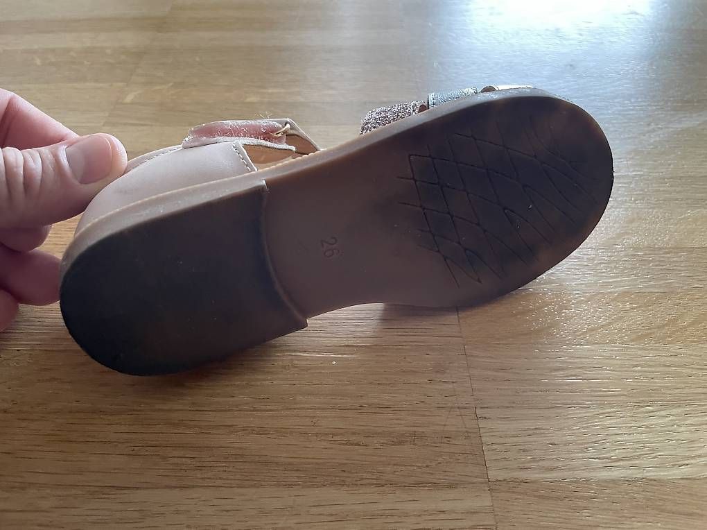 Schuhe für Mädchen: Sandalen Gr. 26 neuwertig – Gebraucht aus Starrkirch-Wil von flotron 3