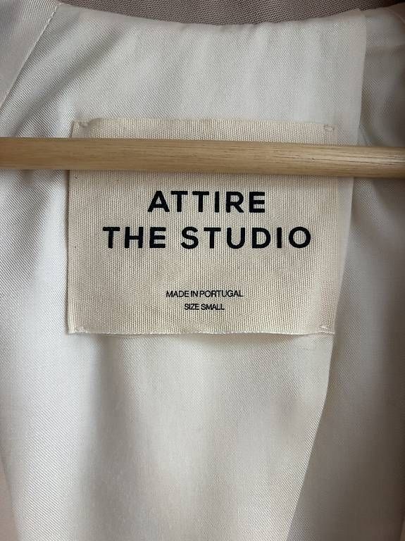 Cappotti: Attire The Studio Trench Coat – Usato da Henau venduto da leo_2pgk 1