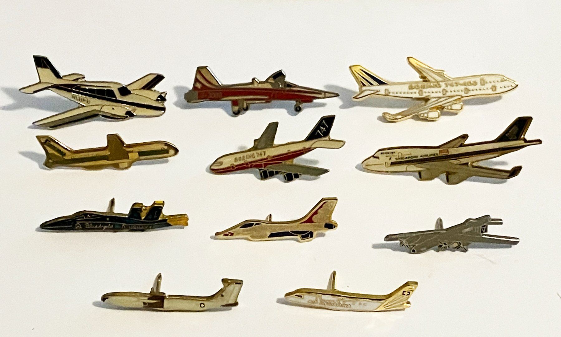 Plaketten & Abzeichen: 11 Pin Flugzeuge – Gebraucht aus Basel von djwwpp