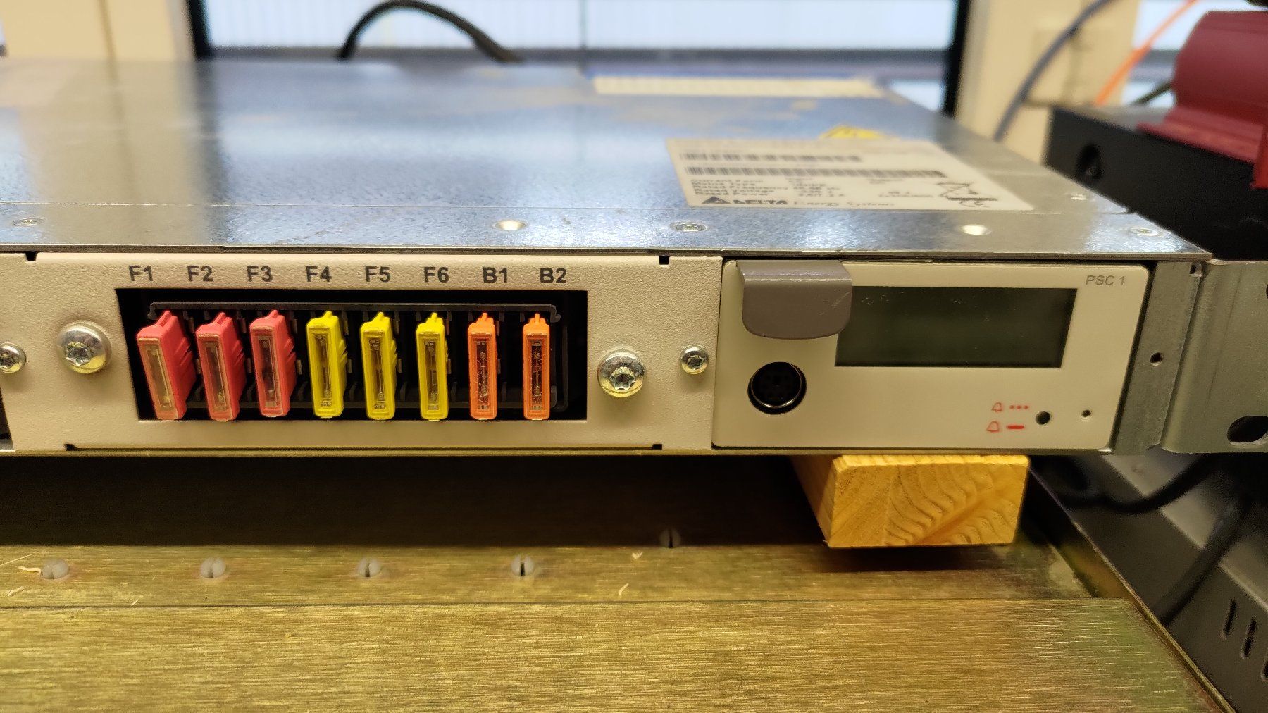 Stromzufuhr: Netzteil 48V Delta Energy Systems  DPS300/600B – Gebraucht aus Unterägeri von sumatronic 3