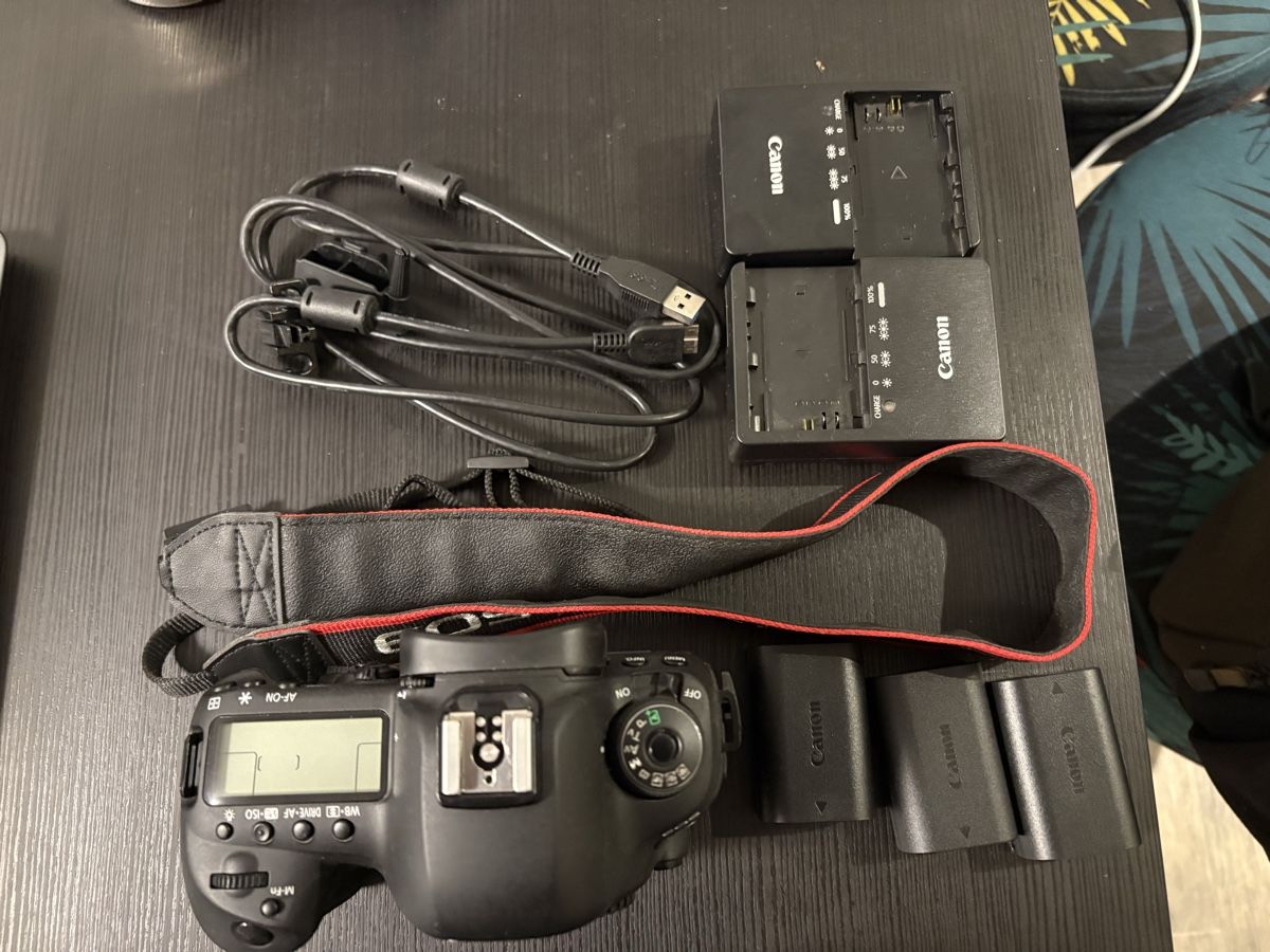 Canon Appareil photo: Canon EOS 5D Mark IV  – D'occasion à Wettingen par den_x2qq 1
