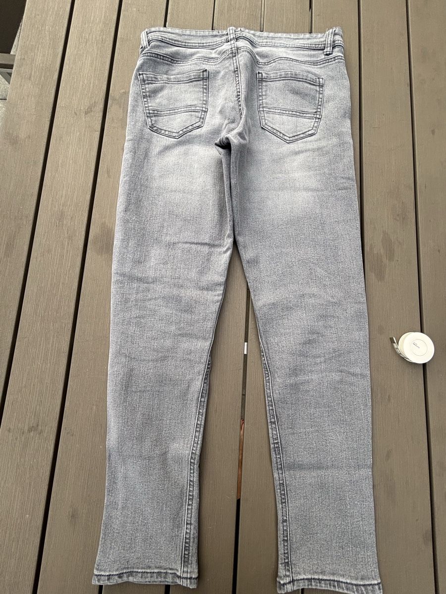 Jeans: Graue Jeans 40 – D'occasion à Kesswil par Branca-01 1