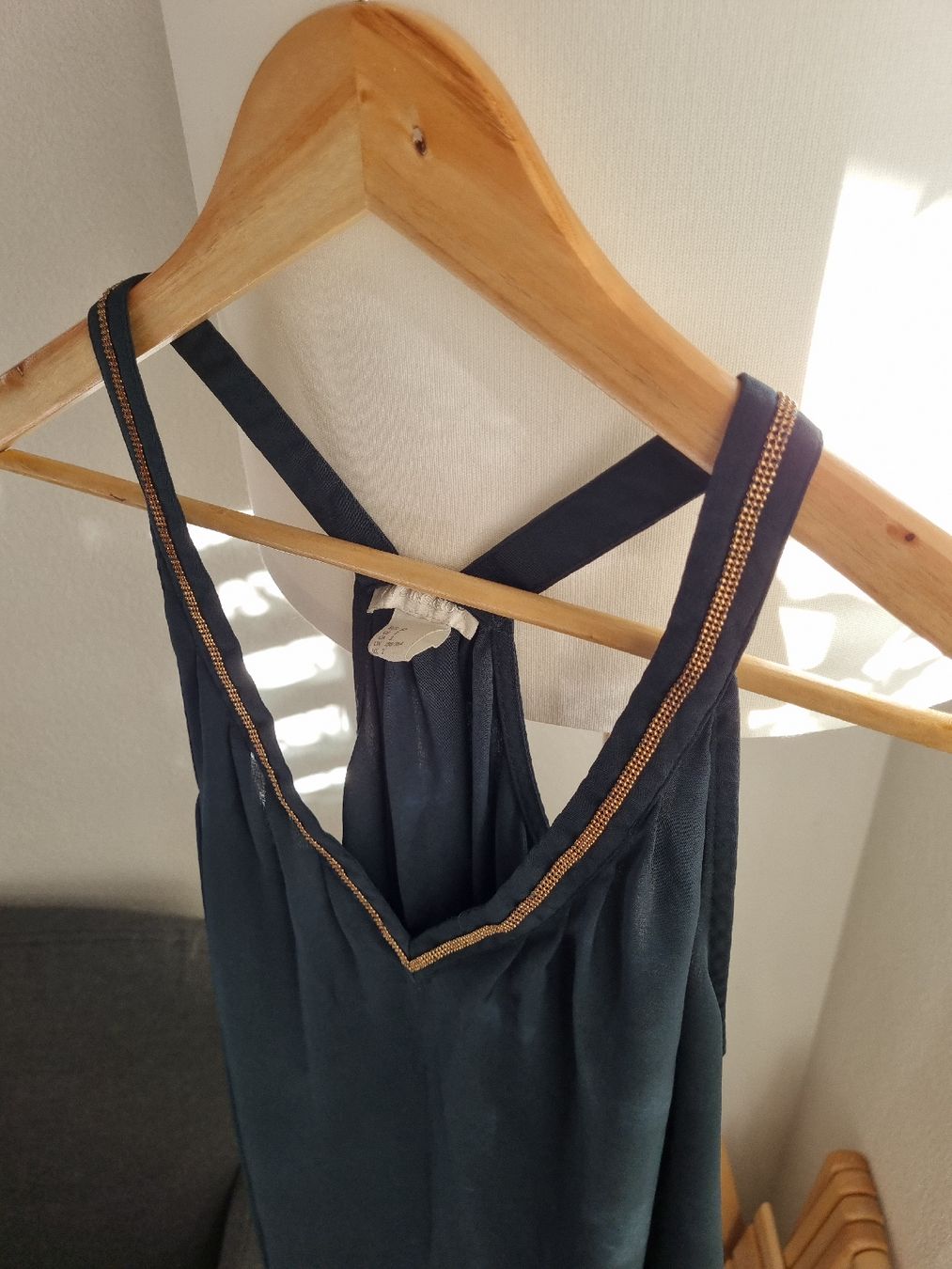 H&M Tops: H&M Dark Green Top with Gold Details – Neu (gemäss Beschreibung) aus Aigle von Smagbrelle18 3