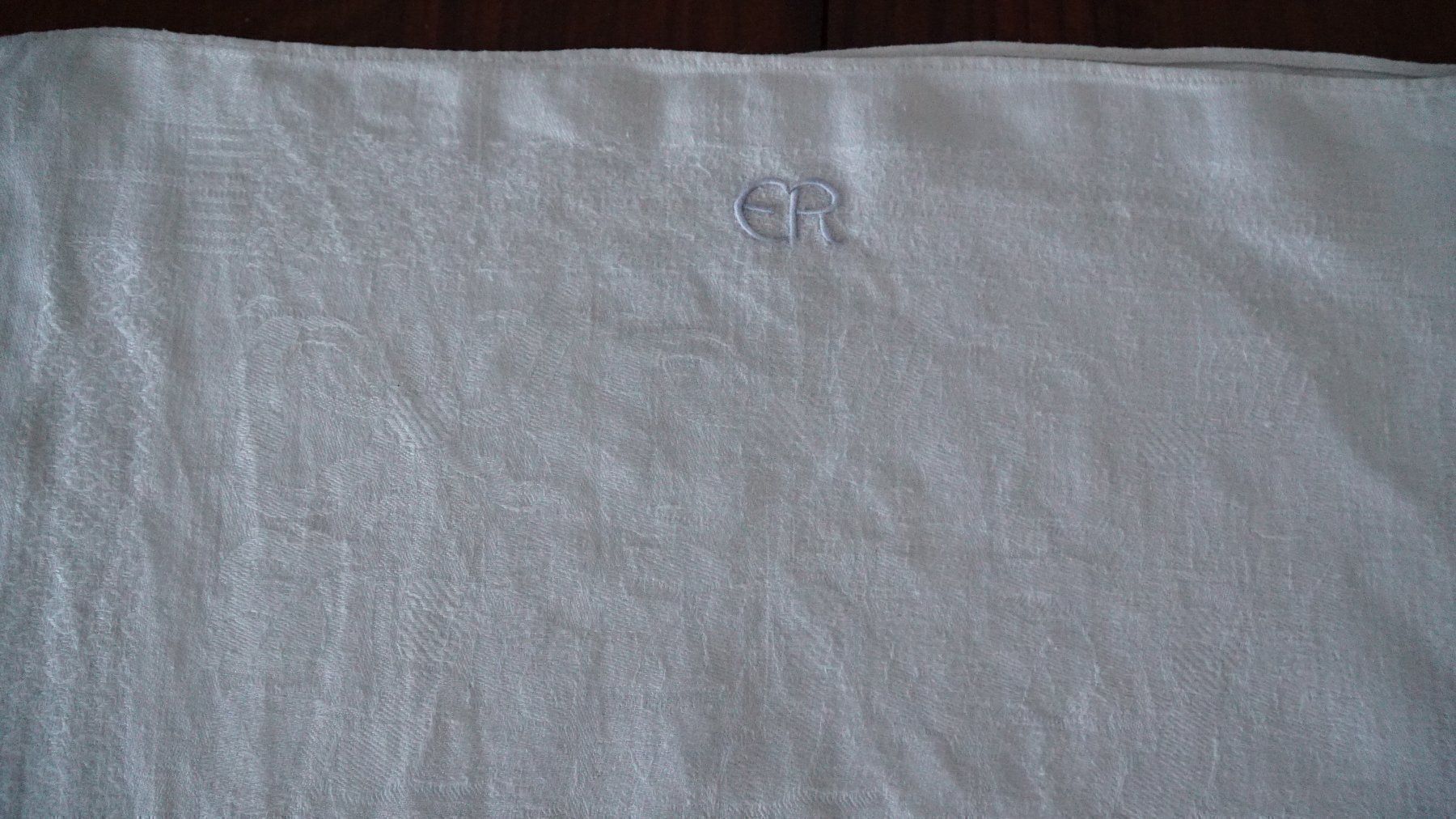 Strofinacci: Geschirrtuch  Seiden Damast  Monogram ER – Nuovo (secondo la descrizione) da Bern venduto da Antikbatik 3