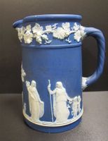 MILCHKRÜGLI WEDGWOOD JASPERWARE DUNKELBLAU,GEMARKT VOR 1860