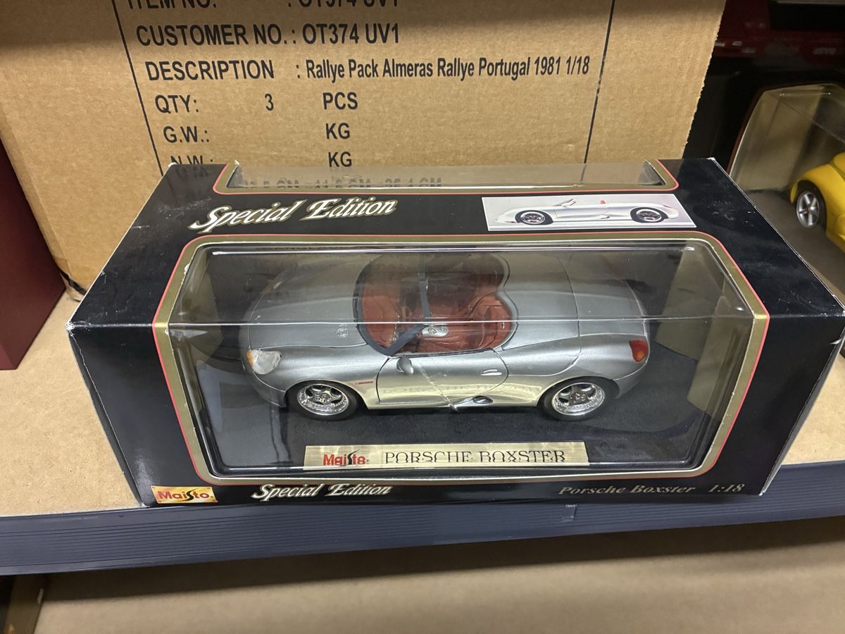 Maisto Modellini d'auto: Maisto Porsche Boxster silber 1:18 – Usato da Wattenwil venduto da Jasa79 1