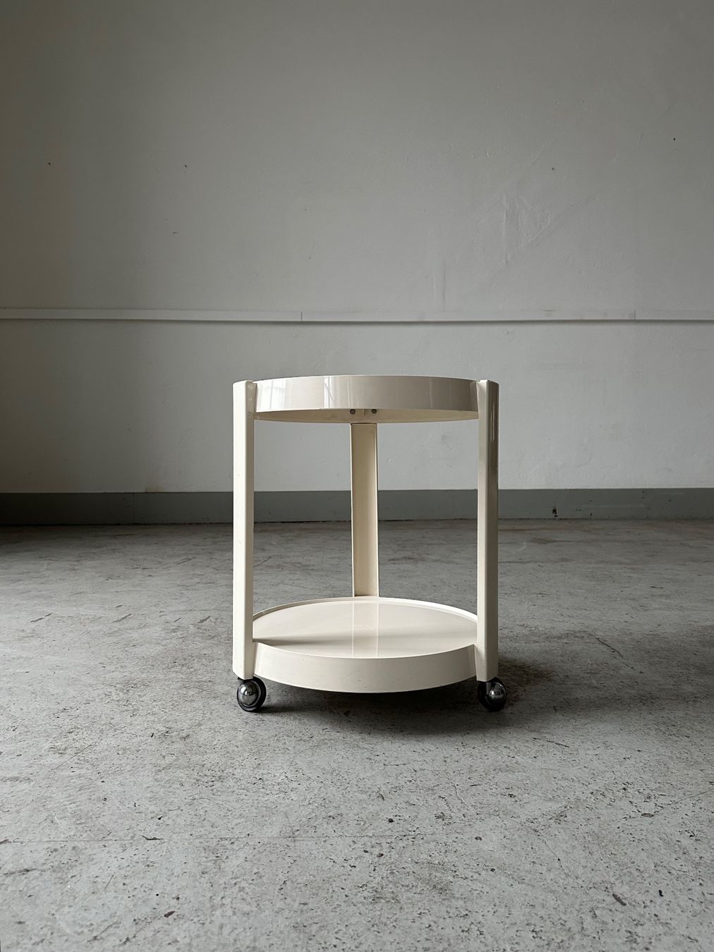 Carrelli di servizio: Vintage Trolley /Beistelltisch – Usato da Zürich venduto da frauflufelberg 5