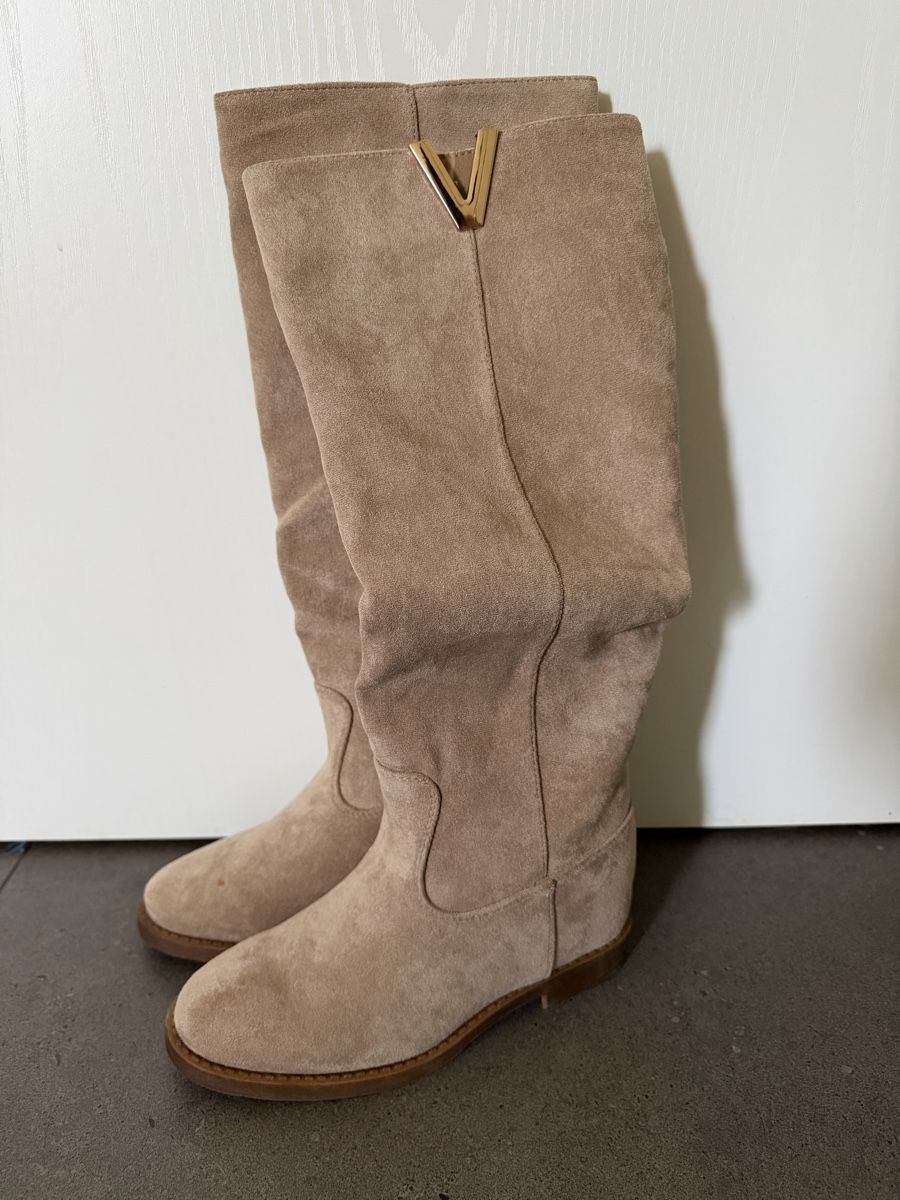 Scarpe da donna: Stivali scamosciati beige  – Nuovo e nell'imballaggio originale da Muzzano venduto da nat_x9hf