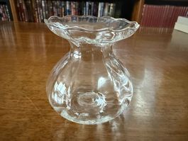 Vase Glas klar H8cm B6.5cm oben, guter Zustand