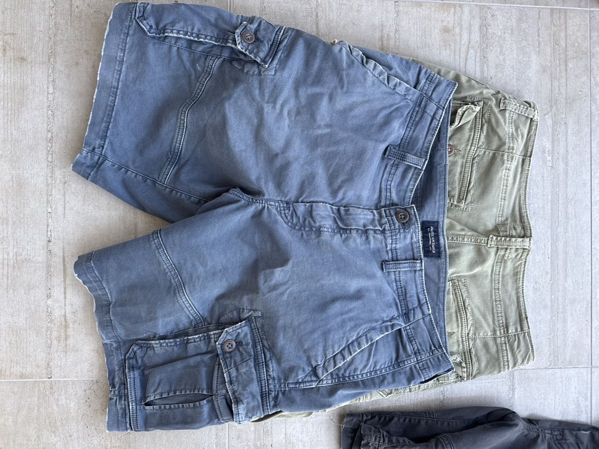 American Eagle Pantaloni: 3 Stk American Eagle Shorts Grösse 36  – Usato da Unterägeri venduto da fisch67 5