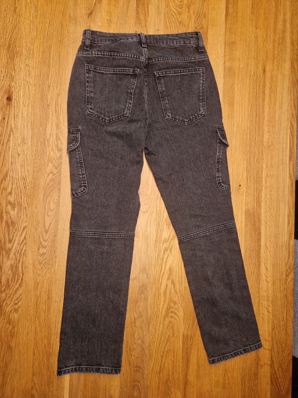 Zara Jeans: Zara Cargo Jeans schwarz Gr. 34 – Nuovo (secondo la descrizione) da Frauenkappelen venduto da sarahgygax_ 2