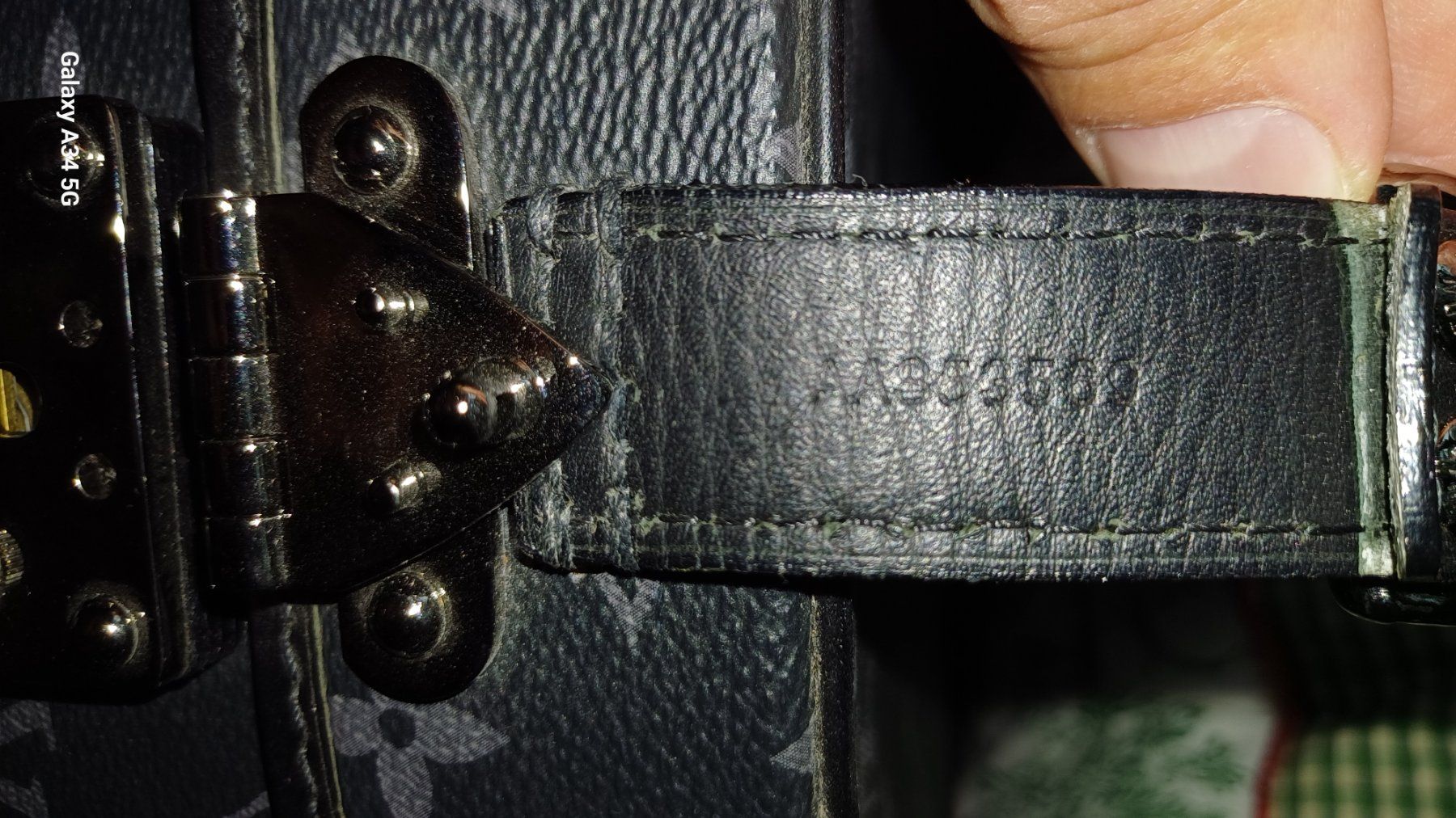 Louis Vuitton Reisekoffer: Louis Vuitton LV Hutschachtel – Gebraucht aus St. Gallen von DiesundDas. 8