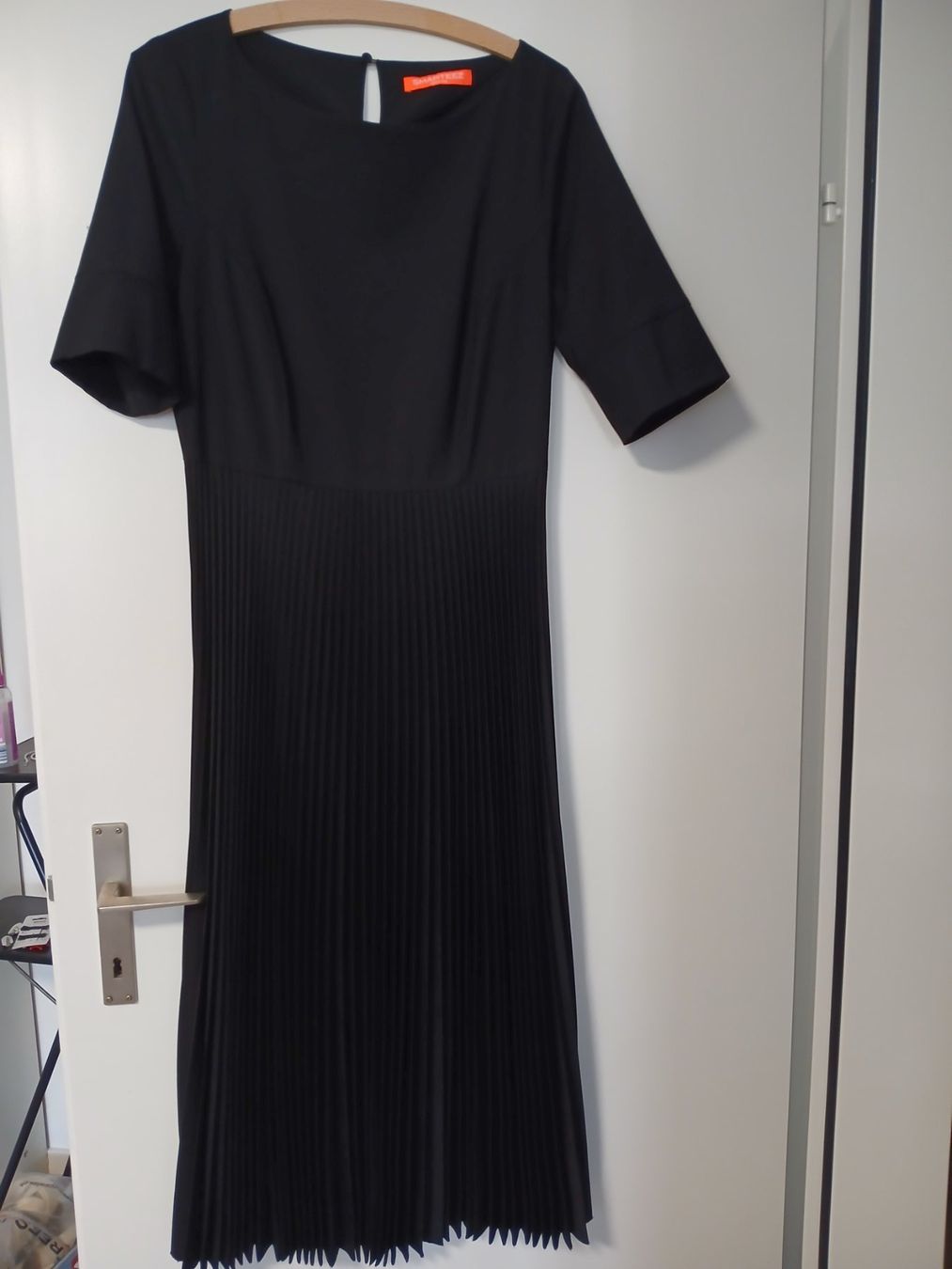 Vestiti: Designer Wollkleid – Nuovo (secondo la descrizione) da Wettingen venduto da marlu17