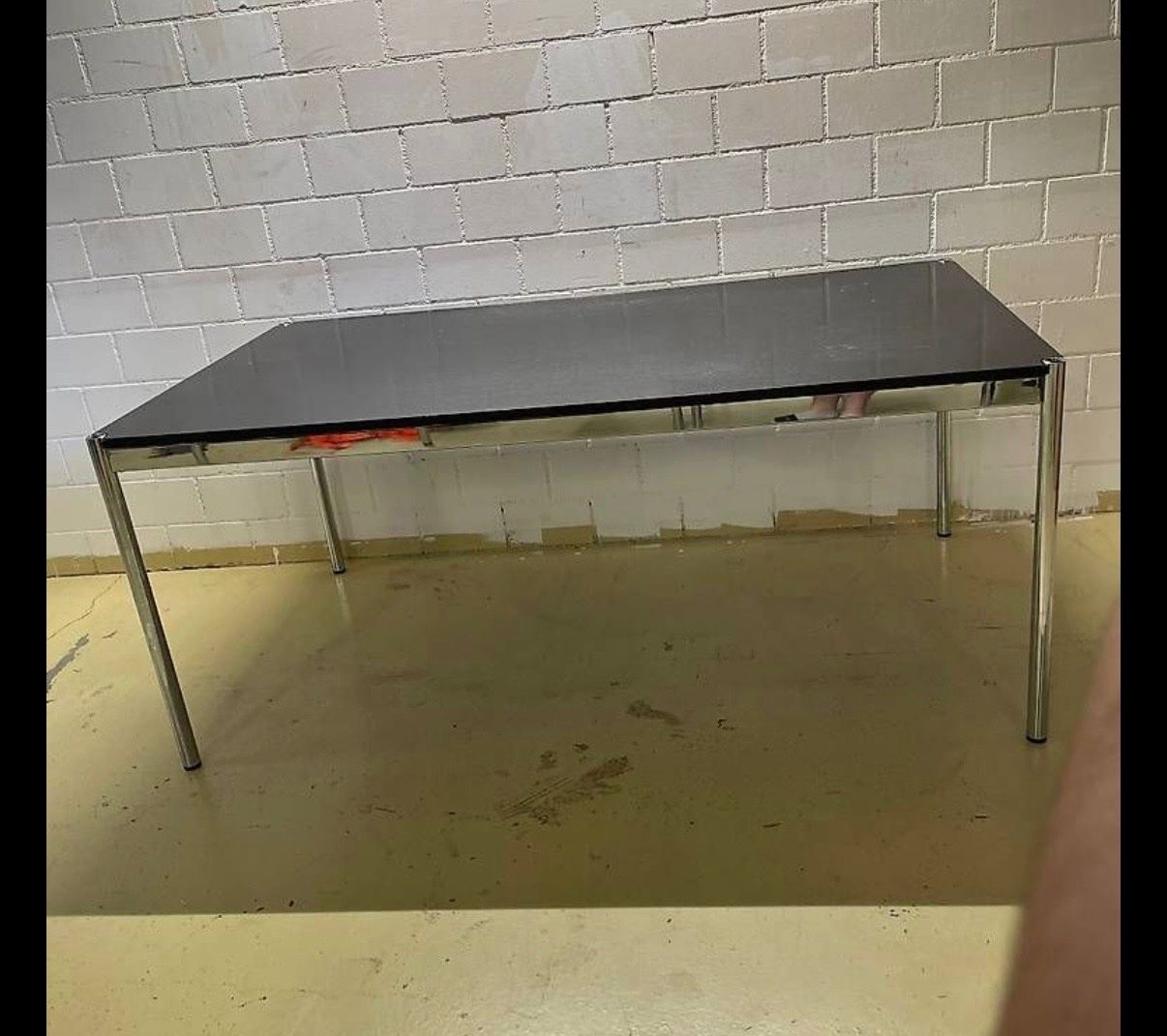 USM Tische: USM Haller Schreibtisch 175x100, Eiche Schwarz – Gebraucht aus Zürich von Michellesenn 1