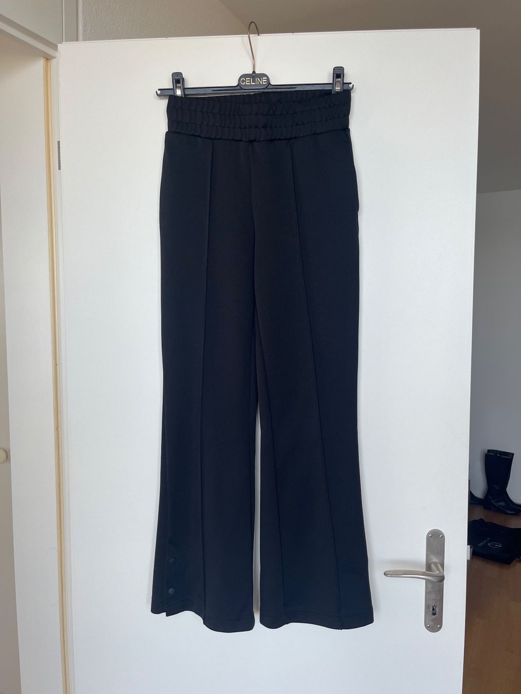 H&M Pantaloni: Pantalon training noir – Nuovo (secondo la descrizione) da Neuchâtel venduto da Ariane_vn00