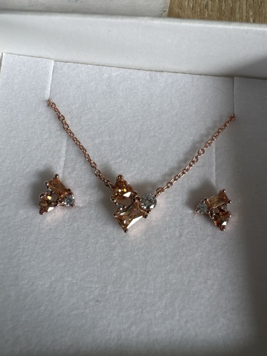 Autres bijoux: s.Oliver collier et boucles d'oreilles neuf – Neuf avec emballage d'origine à Le Landeron par ANDREAA02 1