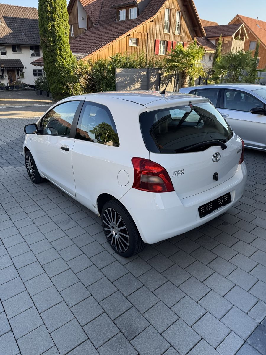 Toyota Autos: Toyota yaris  – Gebraucht aus Hagenbuch ZH von ati_m67m 3