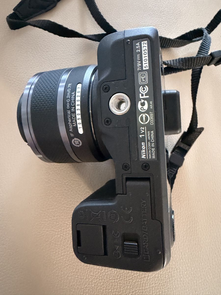 Nikon Fotocamera: Nikon 1V2 mit OVP und Ledercase – Usato da Winterthur venduto da R2D_Y7C 4
