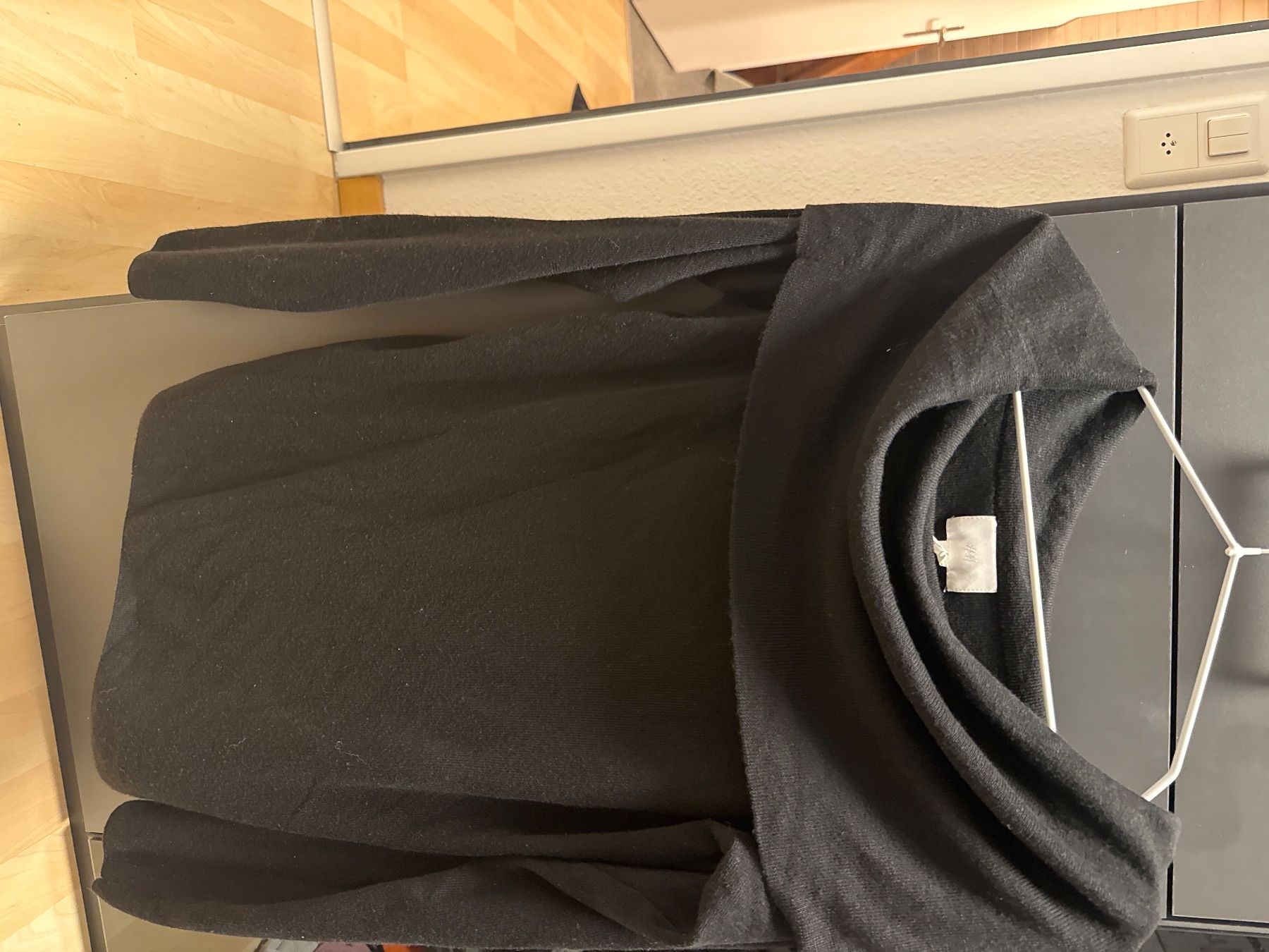 H&M Pullover & Sweatshirts: Pullover XL schwarz – Gebraucht aus Steinhausen von mil_y59s