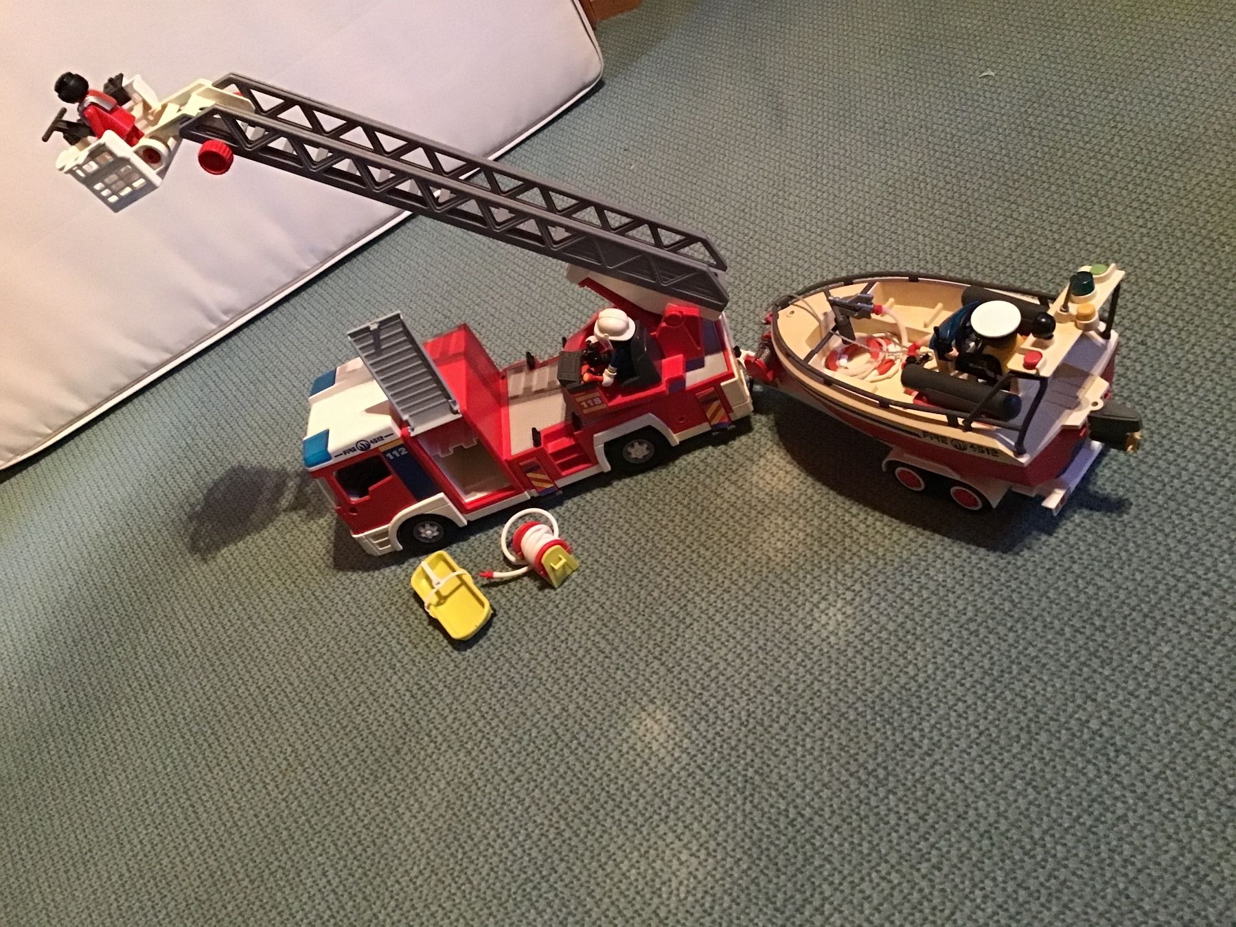 Playmobil Spielzeuge: Playmobil Feuerwehr mit Boot 112 – Gebraucht aus Rüti ZH von Wernika1