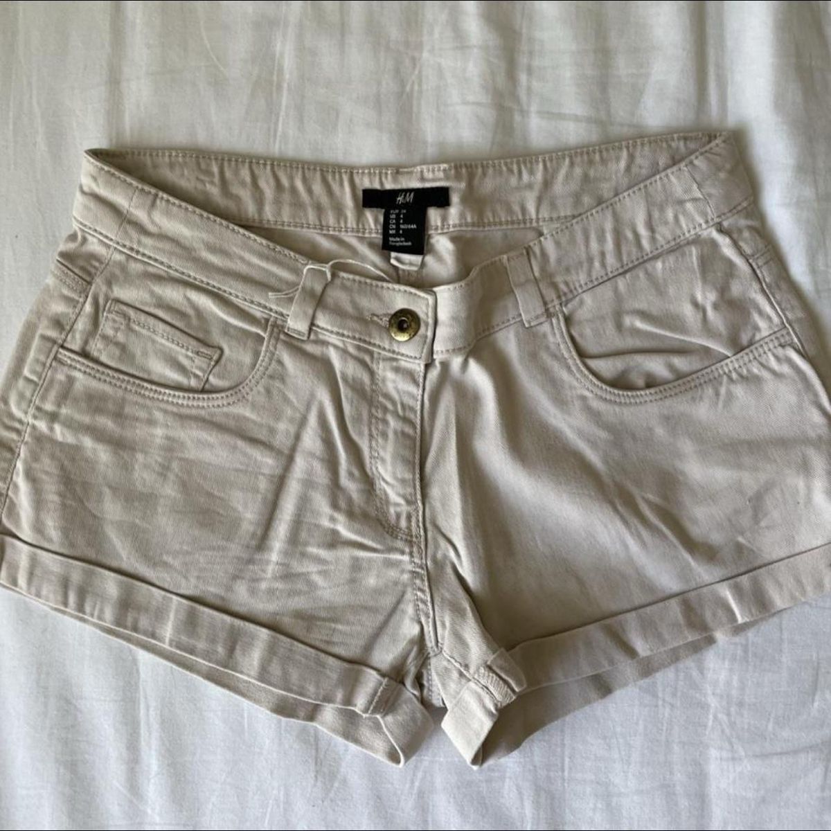 H&M Pantalons: Short beige – D'occasion à Concise par Lae99