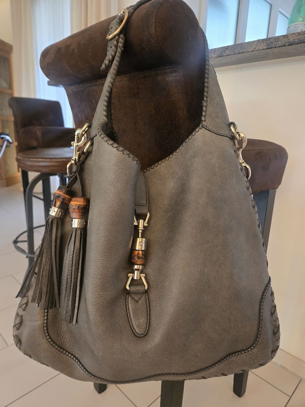 Gucci Borse da donna: Gucci Tasche Leder Grau mit Bambus – Usato da Baar venduto da LuxuryHunt