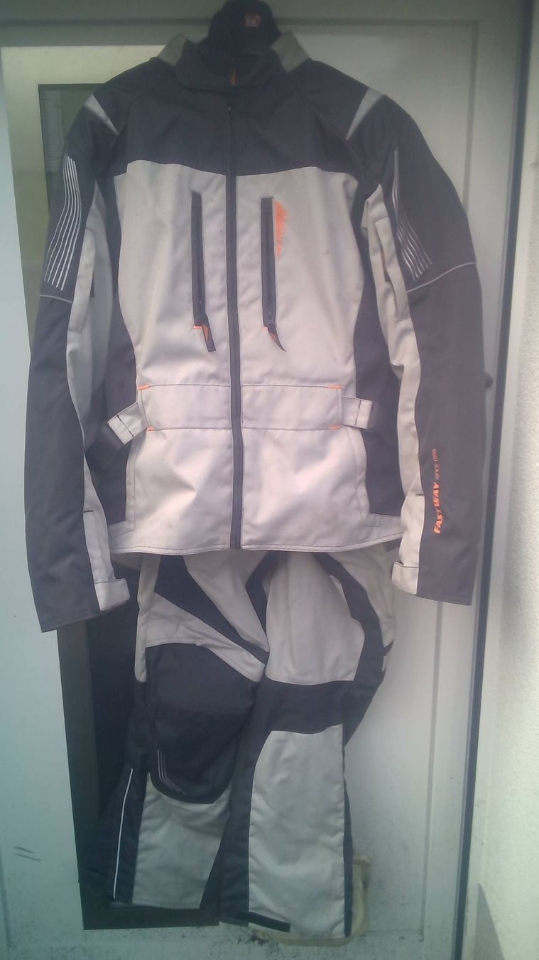 Completi: Motorrad Bekleidung – Usato da Vordemwald venduto da piu_558c 1