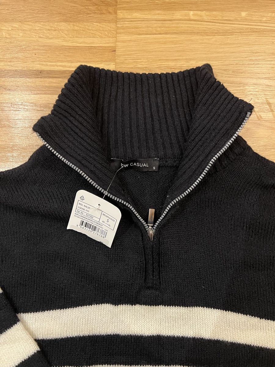 Maglioni & Felpe: Striped black and white sweater – Nuovo e nell'imballaggio originale da Adliswil venduto da avatar83 1