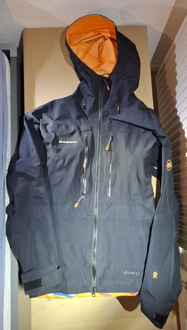 Mammut Jacken: Mammut Eiger Nordwand Advanced Hardshell Jacke – Gebraucht aus St-Légier-Chiésaz von dis_7gb7