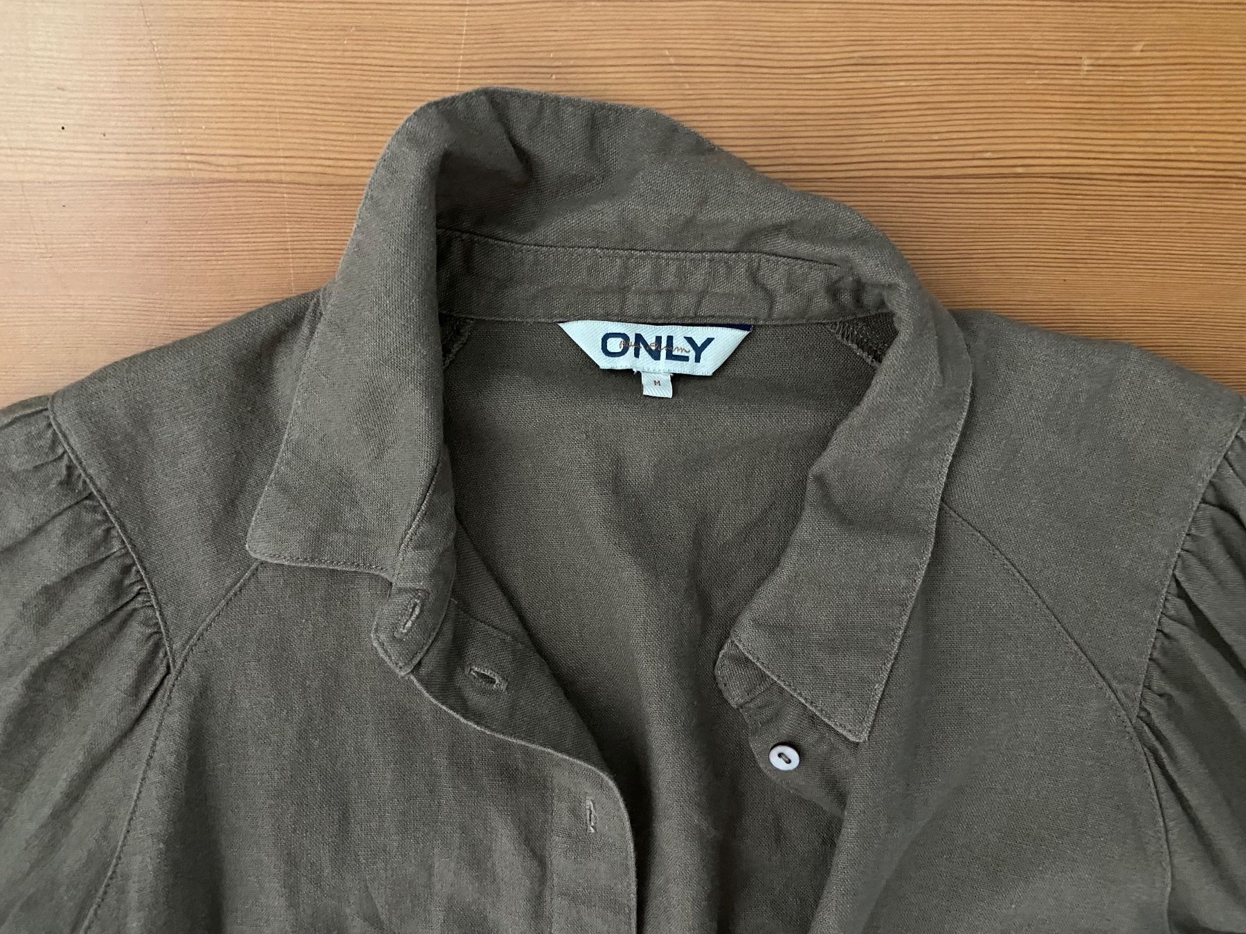 Only Chemisiers: Only Bluse Braun mit Puffer Armen – D'occasion à Niederrohrdorf par Lou_9hq6 1