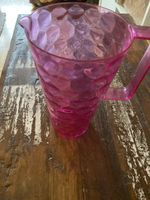 Carafe rose design nid d'abeille en plastique