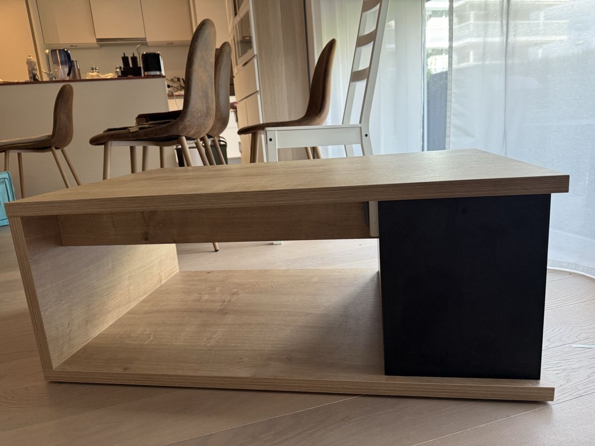 Tavoli: Coffee Table, Lift-Top, Used Condition, damaged corner – Usato da Dietlikon venduto da lot_rel 8