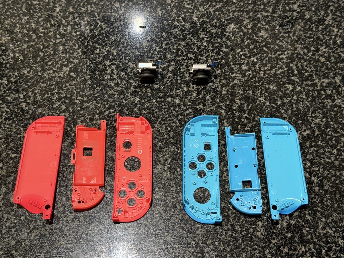 Nintendo Controller: Switch OLED Joy-Con Gehäuse + Original Sticks – Gebraucht aus Lausanne von Planet_Faisceaux 3